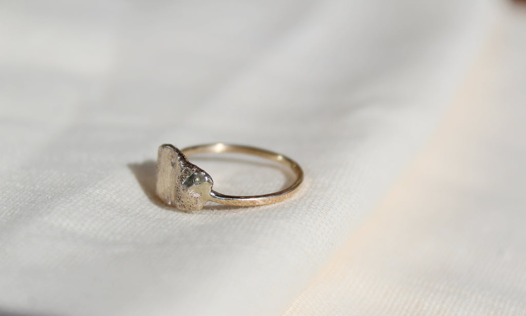 Melting gold Signet ring